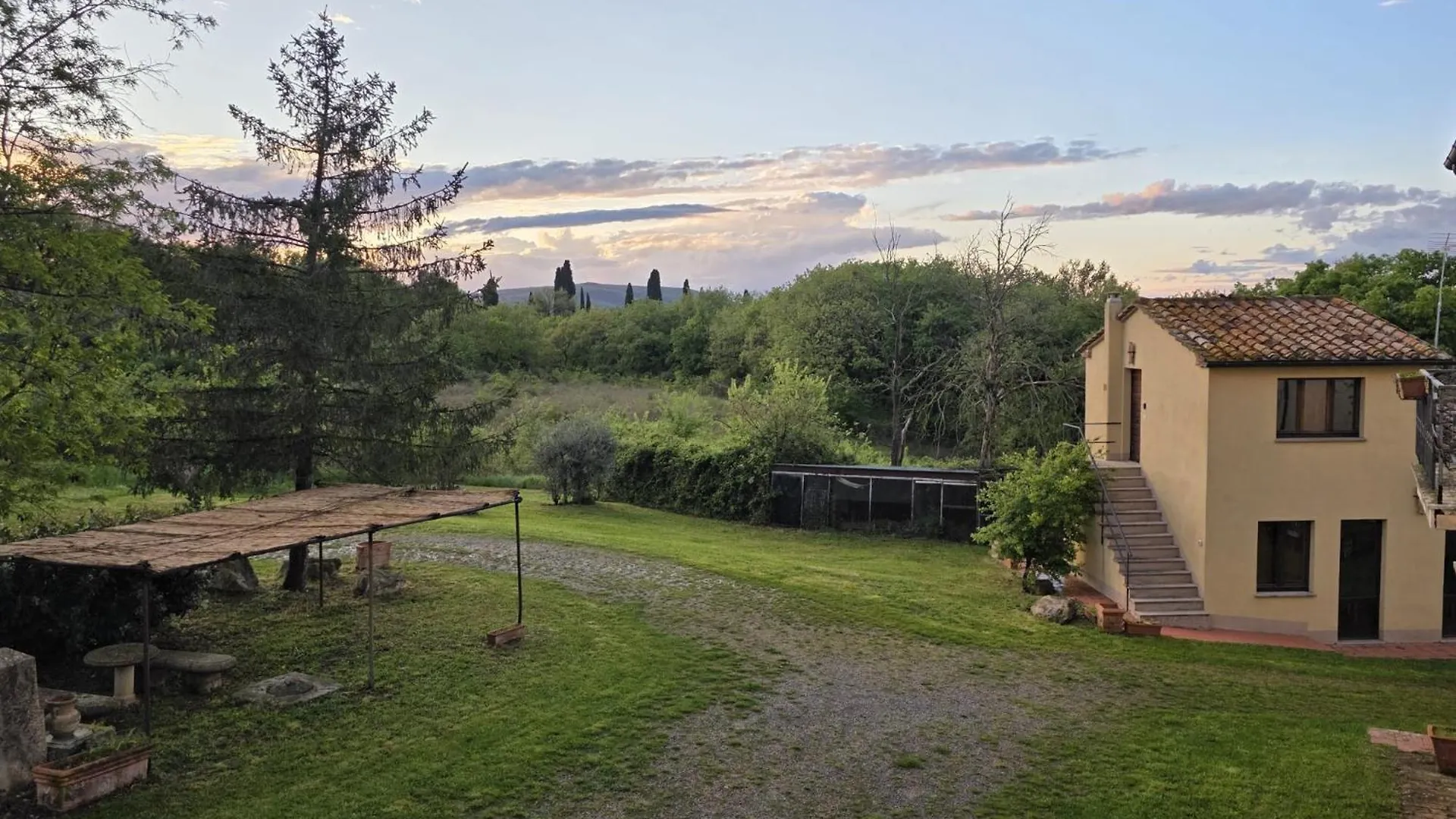 Agriturismo Collina Degli Ulivi 사르티아노 0*,